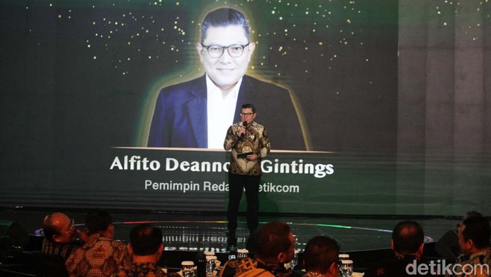 Pimred detikcom Buka Adhyaksa Awards 2024 Malam puncak penganugerahan Adhyaksa Awards 2024 digelar di The Westin, Jakarta Selatan, Jumat (5/7). Acara dibuka oleh Pemimpin Redaksi detikcom Alfito Deannova Gintings.