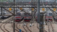 PT Kereta Api Indonesia (Persero) akan menambah impor KRL baru dari China sebanyak 8 rangkaian kereta atau trainset senilai Rp 2,20 triliun.