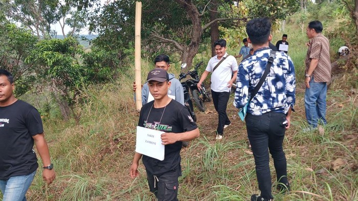 Rekonstruksi pria Probolinggo tewas tertembak peluru senapan angin