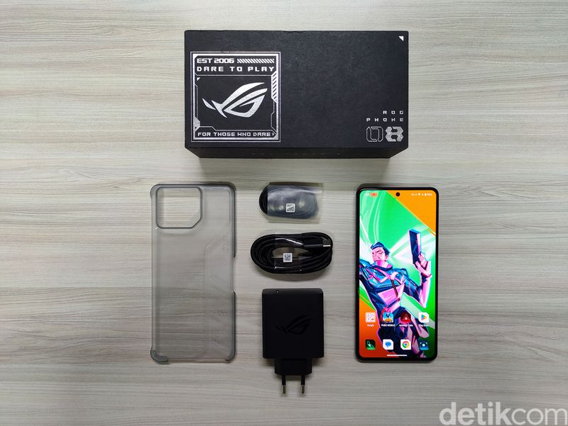 HP gila mana yang bisa memberikan kepuasan bermain game kepada penggunanya? Jelas jawabannya adalah ROG Phone 8. Berikut review Asus ROG Phone 8.