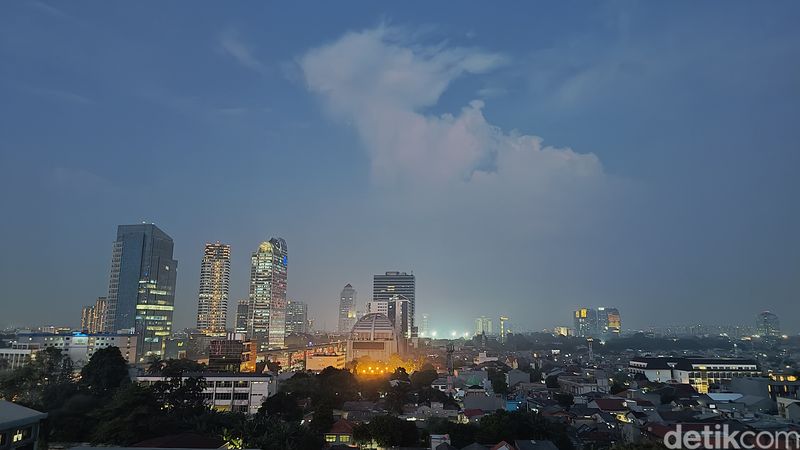 HP gila mana yang bisa memberikan kepuasan bermain game kepada penggunanya? Jelas jawabannya adalah ROG Phone 8. Berikut review Asus ROG Phone 8.