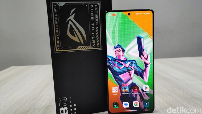 HP gila mana yang bisa memberikan kepuasan bermain game kepada penggunanya? Jelas jawabannya adalah ROG Phone 8. Berikut review Asus ROG Phone 8.