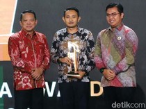 Saepul Uyun Sujati Terima Penghargaan Jaksa Inovatif Adhyaksa Awards 2024