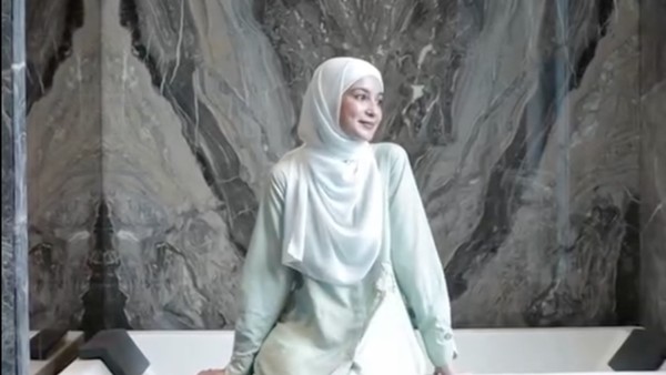 8 Potret Kamar Mandi Shireen Sungkar, Mewah Dengan Lantai & Dinding Marmer