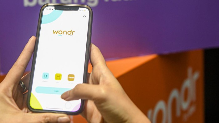 PT Bank Negara Indonesia (Persero) Tbk atau BNI resmi meluncurkan wondr by BNI di Menara BNI, Pejompongan, Jakarta Pusat, Jumat (5/7/2024). Banking app ini akan hadir memberkan solusì bagi masyarakat Indonesia untuk dapat melakukan pengelolaan keuangan yang lebih terencana sesuai kebutuhan finansial masing-masing melalu fitur 3 Dimensi Keuangan yaitu Transaksi, Insight dan Growth.