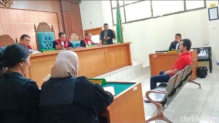 Terdakwa Febry Fadly kurir kurir sabu  24 Kilogram divonis penjara seumur hidup