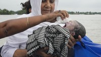 Bayinya terlahir dengan sehat dan sempurna.  