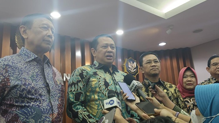 Wiranto dan Bamsoet (Rizky/detikcom)
