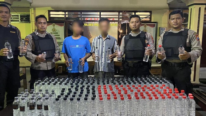 298 Botol Arak Bali di Mojokerto Disita Jelang Malam Satu Suro