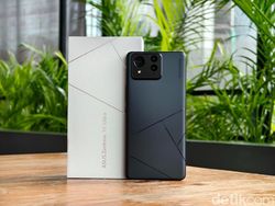 Unboxing Asus Zenfone 11 Ultra, Ukuran Lebih Besar Harga Rp 10 Juta
