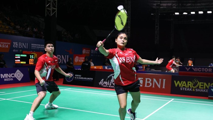 Ganda campuran Indonesia Darren Aurelius/Bernadine Anindya Wardana di Badminton Asia Junior Championships 2024 (BAJC 2024).
