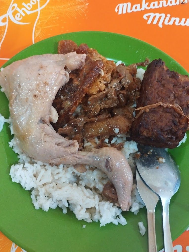 Di Tebet Bisa Cicip Sroto Banyumas hingga Bakmi Jawa Sedap