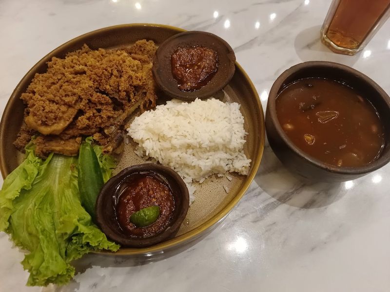 Di Tebet Bisa Cicip Sroto Banyumas hingga Bakmi Jawa Sedap