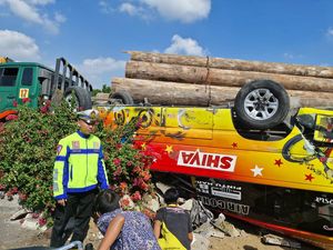 Pelajaran dari Kecelakaan Elf vs Truk yang Tewaskan 2 Orang di Tol Kebomas