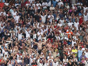 Fans Inggris Berulah, Ejek Tuan Rumah Jerman!