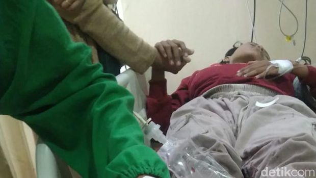 Istri yang dibacok suami di Probolinggo.