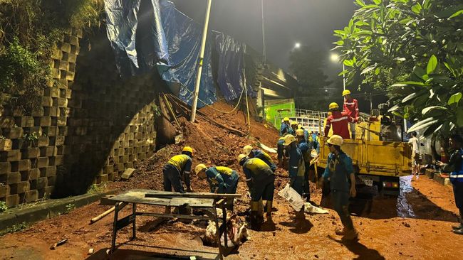 Jasa Marga turun tangan atasi longsor dinding penahan tanah di Tol JORR