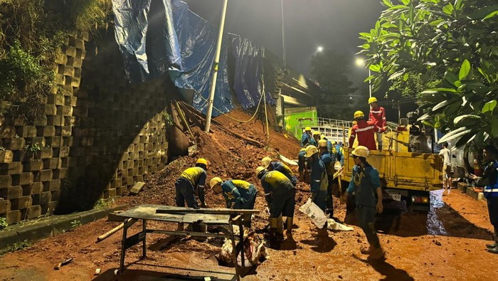 Tebing Tol JORR di Bintaro Ambruk, Jasa Marga Beri Permohonan Maaf