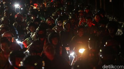 Kalimalang Macet Parah Malam Ini