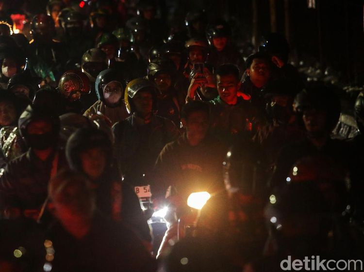 Kalimalang Macet Parah Malam Ini