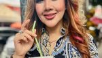 Keseruan Barbie Kumalasari Makan Tahu Gejrot hingga Durian