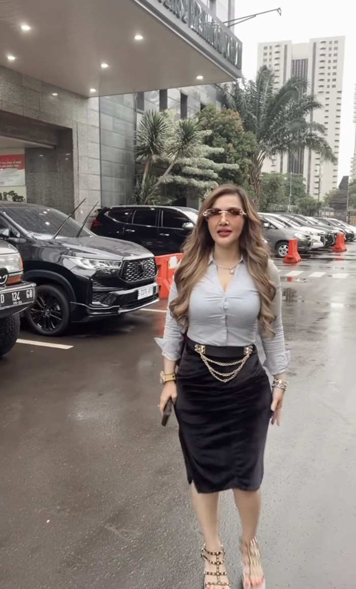 Keseruan Barbie Kumalasari Makan Tahu Gejrot hingga Durian Keseruan Barbie Kumalasari Makan Tahu Gejrot hingga Durian
