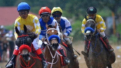 Adu Cepat di Lomba Pacu Kuda Wali Kota Bukittinggi Cup