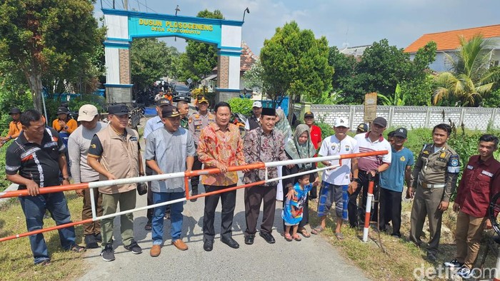 Palang Pintu Perlintasan KA di Plosogeneng Lamongan Resmi Beroperasi