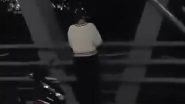 Perempuan yang diduga hendak bunuh diri loncat dari Jembatan Suhat Kota Malang.