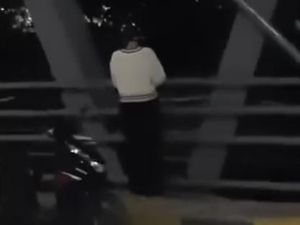 Lagi! Perempuan Diduga Akan Loncat dari Jembatan Suhat Digagalkan Warga