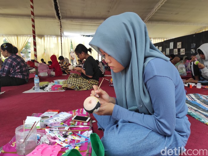 Peserta lomba mewarnai Marakas di Kota Blitar