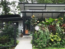 7 Tempat Nongkrong Asik di Bogor, View Bagus & Ada Live Music!