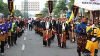 Berbeda dengan tahun-tahun sebelumnya, tahun ini ada tambahan 2 pusaka baru yang turut dikirab. Yakni Kiai Pamong Angon Geni dan tombak Kiai Bromo Geni.