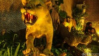 Miniatur hewan yang ditampilkan di stand Jakarta Selatan mulai dari harimau, singa hingga kera. 