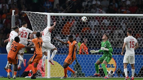 BERLIN, GERMANY - JULY 06: Samet Akaydin of Turkiye scores a goal during the UEFA EURO 2024 quarter-final match between Netherlands and Türkiye at Olympiastadion on July 06, 2024 in Berlin, Germany. (Photo by Image Photo Agency/Getty Images)