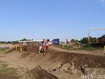 Pembalap MX2 Pingsan Seusai Jatuh di Sirkuit MXGP Selaparang Lombok