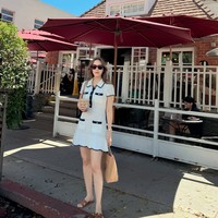 Gaya Cathy saat di Amerika pun tak kalah jadi sorotan. Mengenakan mini dress warna putih, Cathy tampil bak ABG. Foto: Instagram/@cathysharon