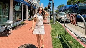 7 Foto Cathy Sharon Liburan Bareng Anak ke Amerika, Bak ABG Pakai Mini Dress