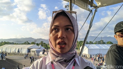 Direktur PT Samota Enduro Gemilang, Diaz Rahmah Irhani, memberikan keterangan kepada wartawan, Minggu sore (7/7/2024). (Ahmad Viqi/detikBali)