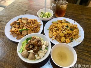 Kedai Mie Berusia 43 Tahun di Tebet Ini Jadi Langganan Artis