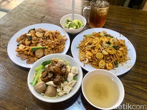 Kedai Mie Berusia 43 Tahun di Tebet Ini Jadi Langganan Artis