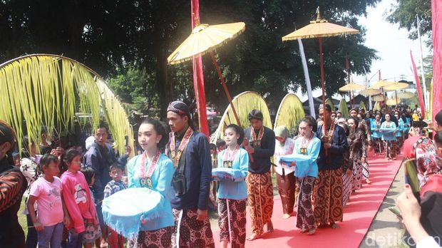 Kirab 1 Suro Petilasan Sri Aji Joyoboyo di Kediri