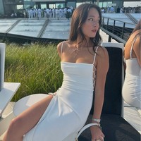 Selain modeling, wanita 20 tahun ini juga aktif di dunia akting. Dia telah membintangi sedikitnya delapan serial TV seperti Daredevil, The Other Two dan New Armsterdam. Foto: Instagram/@lilychee