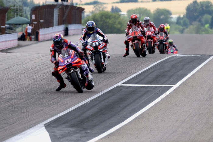 HOHENSTEIN-ERNSTTHAL, GERMANY - JULY 06:  Jorge Martin of Spain and Prima Pramac Racing leads the field during the MotoGP Of Germany - Sprint at Sachsenring Circuit on July 06, 2024 in Hohenstein-Ernstthal, Germany. (Photo by Mirco Lazzari gp/Getty Images)