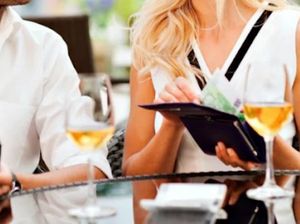 Ini Alasan Sederhana Wanita Tak Mau Bayar Makan Saat Kencan