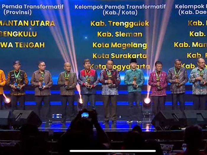 Pemerintah Kabupaten Trenggalek mendapatkan penghargaan dari ajang Anugerah Merdeka Belajar 2024 Kemendikbudristek.