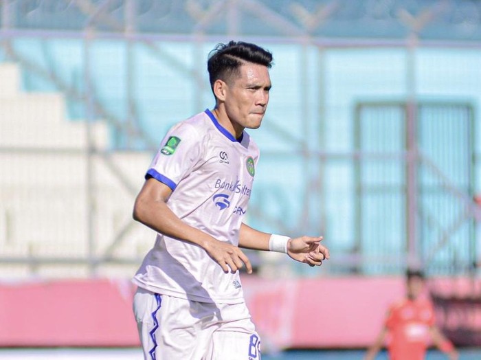 Striker baru PSIM Jogja, Irvan Mofu, saat masih berseragam Persipal Palu di Liga 2 2023/2024. Diunggah Minggu (7/7/2024).