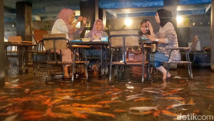 Suasana di Koito Resto Desa Jimus, Kecamatan Polanharjo, Klaten.
