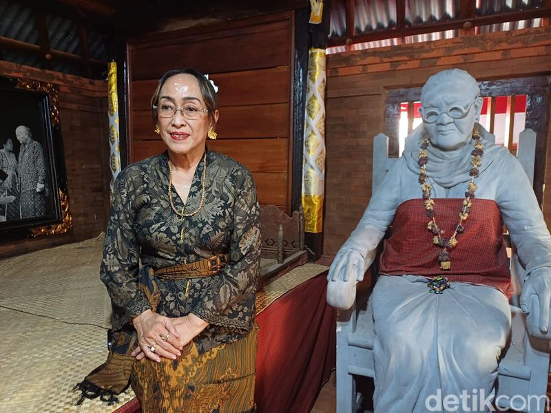 Sukmawati Soekarnoputri saat diwawancarai di Buleleng, beberapa waktu lalu.