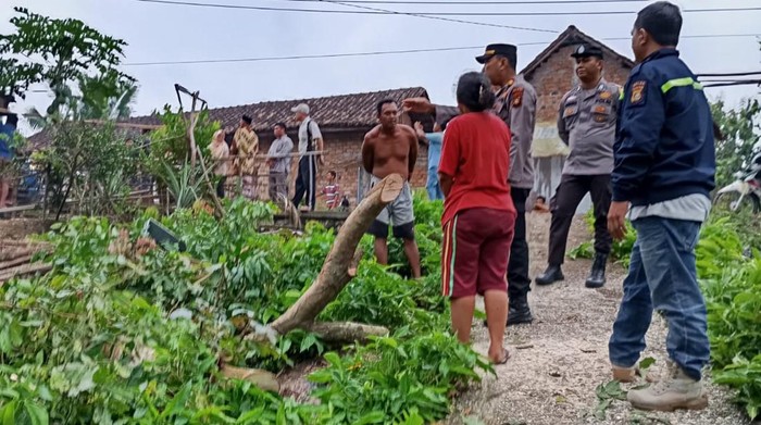 TKP Muhajir, petani di OKU kesetrum listrik hingga tewas.